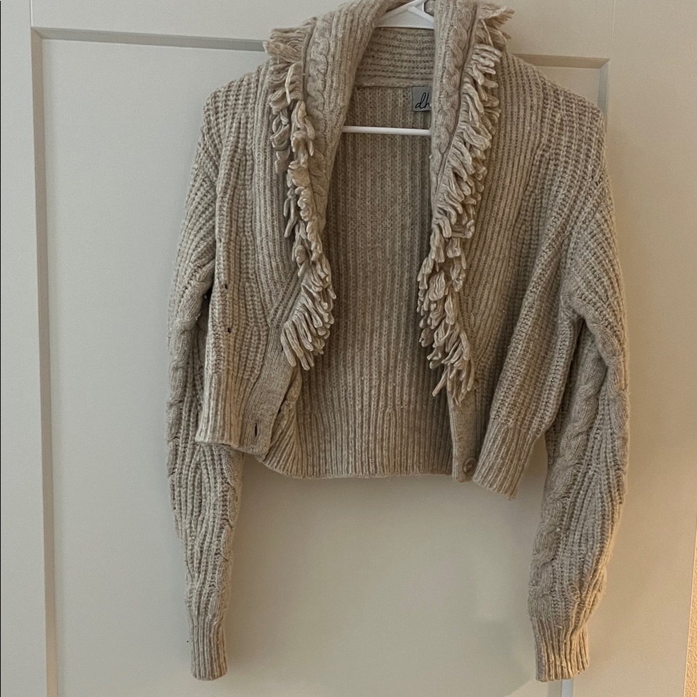 Chic Fringed Cardigan in Cream